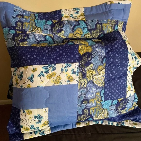 Caledonia Blue Floral Patchwork Pillow Sham 2 Piece Set - Picture 6 of 9